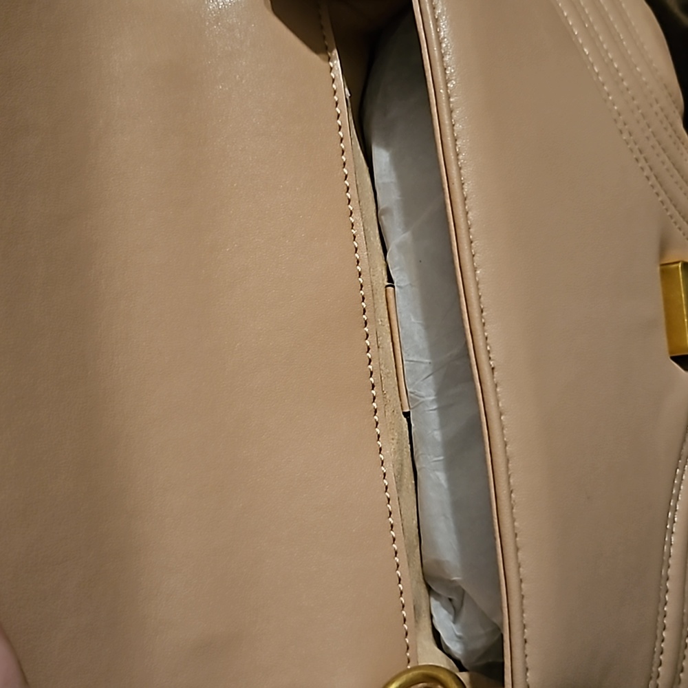 Gucci Handbag - Picture 6 of 8